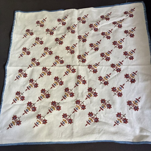 Vintage Handmade Embroidered Tablecloth 50x50 cm, like new