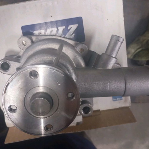 Water pump new for Corolla ke30 without heater