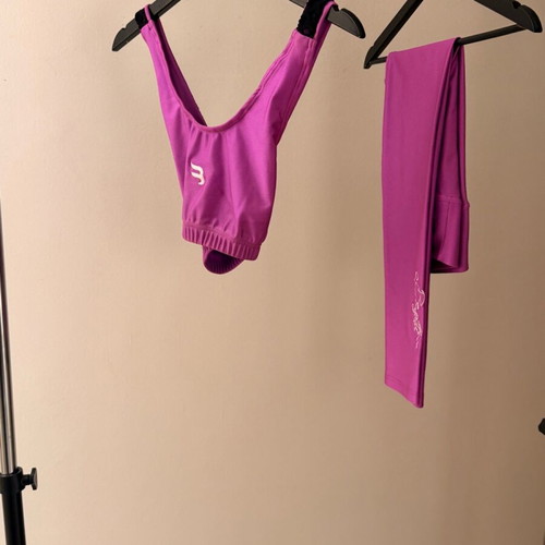 Begatti sports set size Medium like new, black and pink