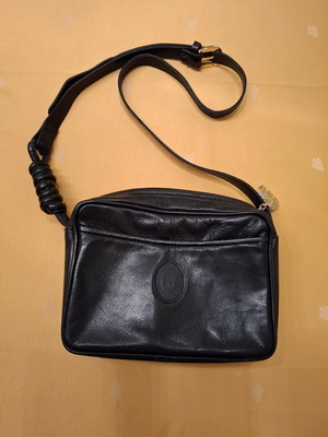 Shoulder bag black genuine leather like new with elephant detail