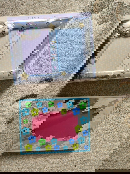 δύο ασημένιες παιδικες κορνίζες κ οι δύο μαζί 25€