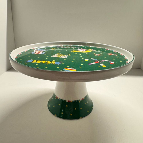 Christmas platter with foot Maxwell & Williams like new, porcelain
