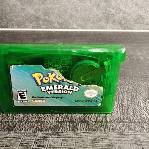 Pokémon Emerald Game Boy Advance original USA version