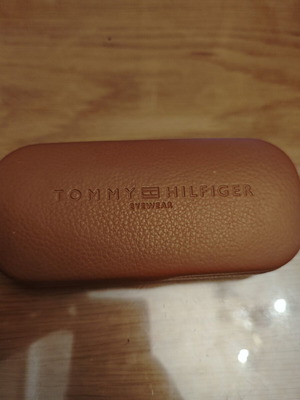 Tommy Hilfiger glasses case used, brown