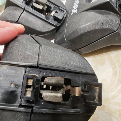 Thule 753 roof rack feet like new for Opel Corsa 2006 and other models