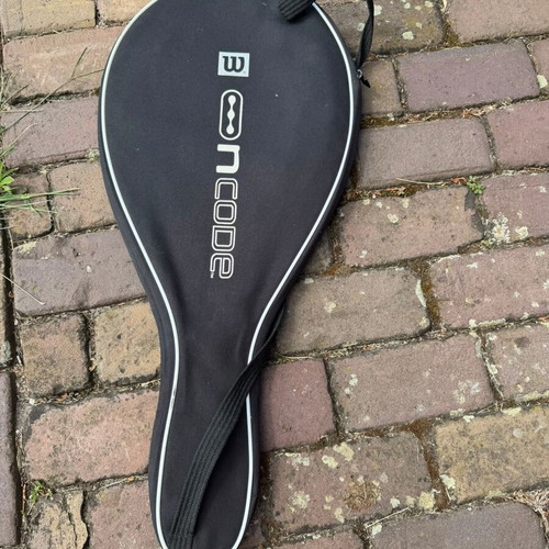 Wilson tennis racket black and white L2 284 grams
