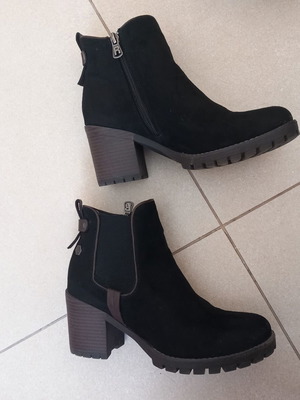 Refresh suede black ankle boots like new, size 39