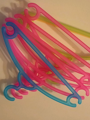 Children's hangers pack of 10, various colors, like new