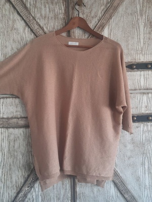 Gold Beige Sweater like new, sizes L and XL