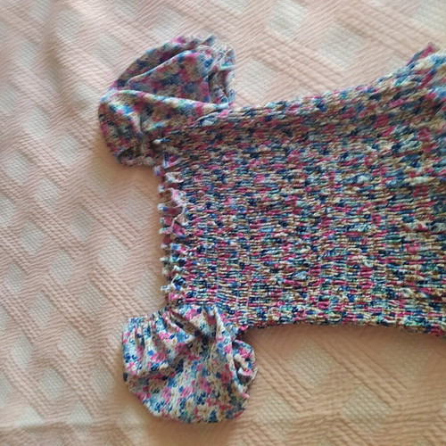 Youth blouse like new with floral print and puff sleeves