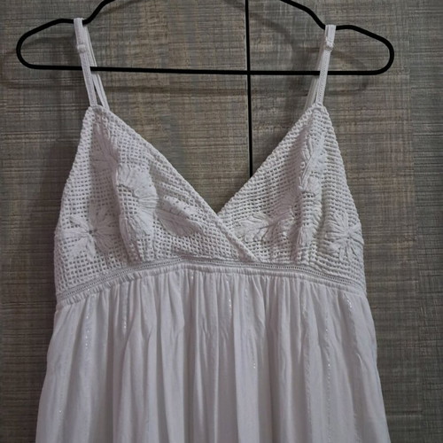 Long white dress with embroidery, lining and adjustable straps BSB like new