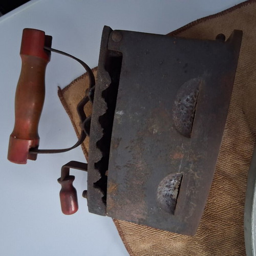 Old Iron Charcoal Iron with KAZA Iron Base collectible