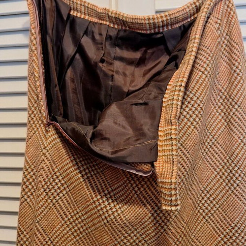Wool skirt like new, brown and orange, size S