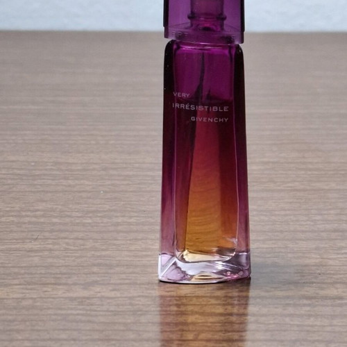 Givenchy Very Irresistible Sensual-Mini EDP 4ml used