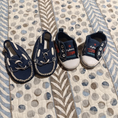 Baby clothing set like new with gifts for 1-month-old