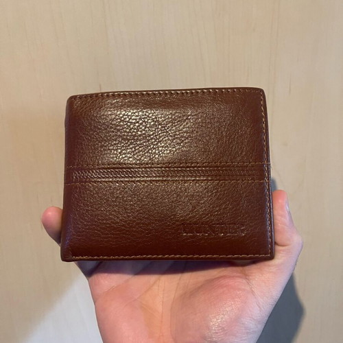 Hunter brown wallet like new, genuine