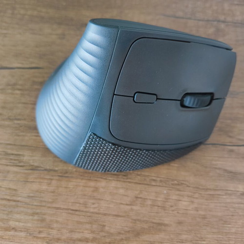 Ugreen M571 ergonomic wireless mouse, Bluetooth 2.4 GHz
