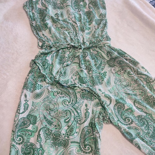 Jumpsuit like new, size Large, white and green