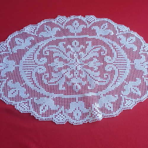 Oval filet lace doily handmade vintage 1950s from Tinos