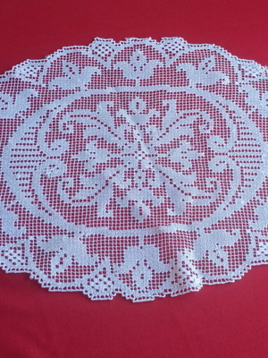 Oval filet lace doily handmade vintage 1950s from Tinos