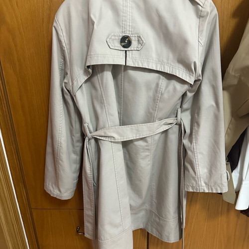 Burberry Coat like new, beige, size M fits small