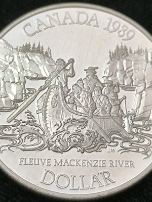 Canada Dollar 1989 commemorative edition like new, silver 23.32g .500