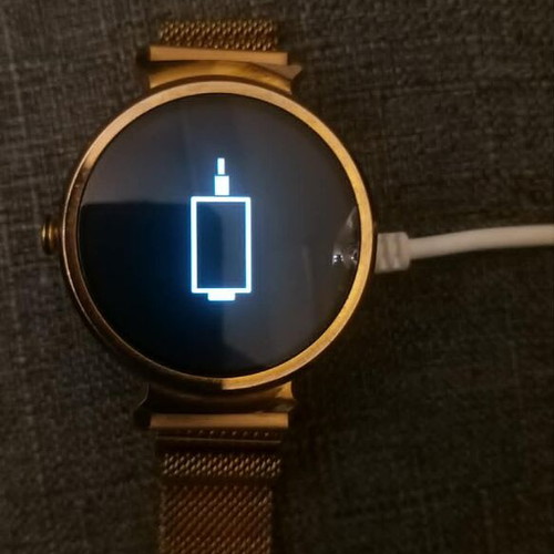 Set of 2 women's smartwatches used with chargers, waterproof and heart rate