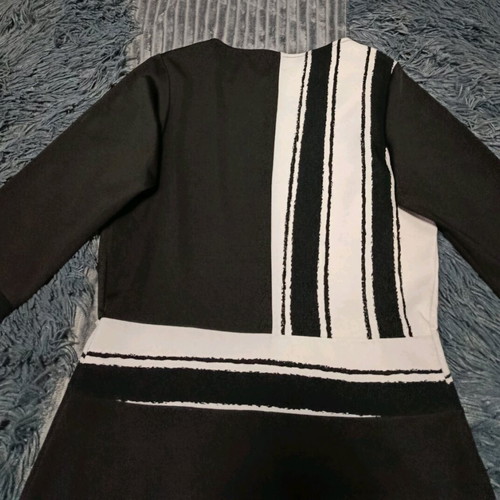 Italian dress size M like new, very chic and unique