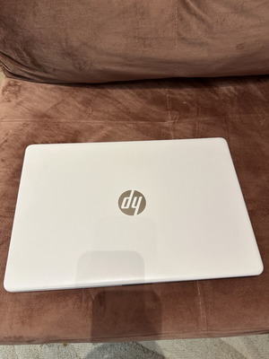 HP laptop 15-inch Intel Core i3 8GB 256GB SSD Windows