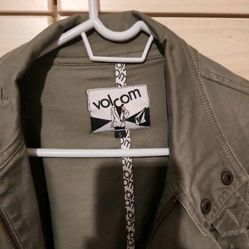 Volcom women's jacket like new, no small