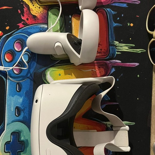 Meta Quest 2 VR headset like new