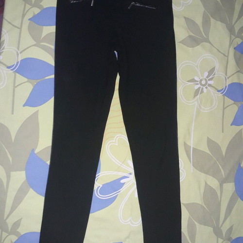 Zara leggings pants like new, black, size S with leather details