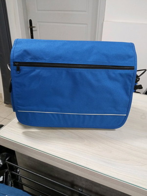 Messenger bag like new, blue, shoulder, durable material