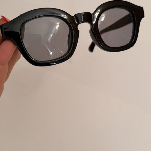 Smelly Japan Sunglasses like new, black