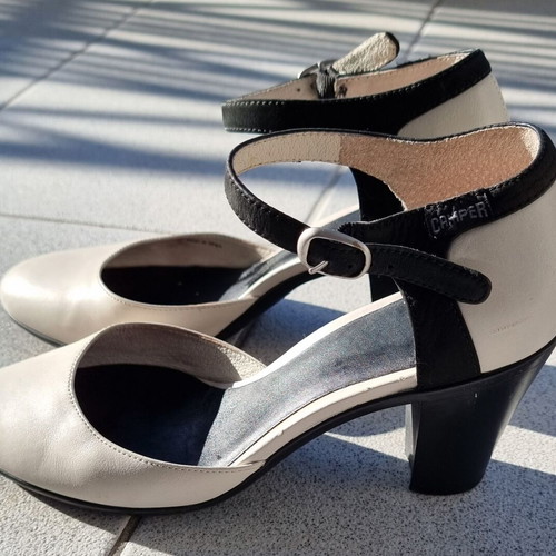 Camper pumps like new, two-tone, size 39, leather