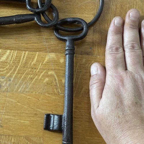 Keys of the Warden set of five, cast iron, vintage style, new