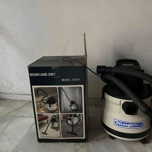 DeLonghi Wash & Dry 2500V vacuum cleaner new, 1400W wet and dry
