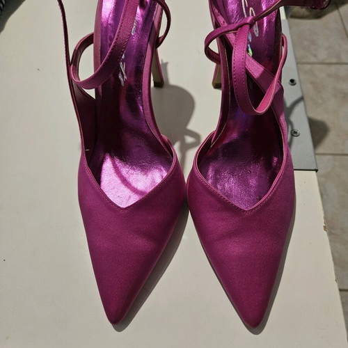 Sante fuchsia shoes size 40 like new