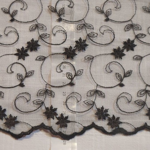 Brown lace embroidered on tulle like new