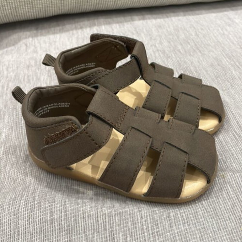 H&M baby sandals size 20-21 new