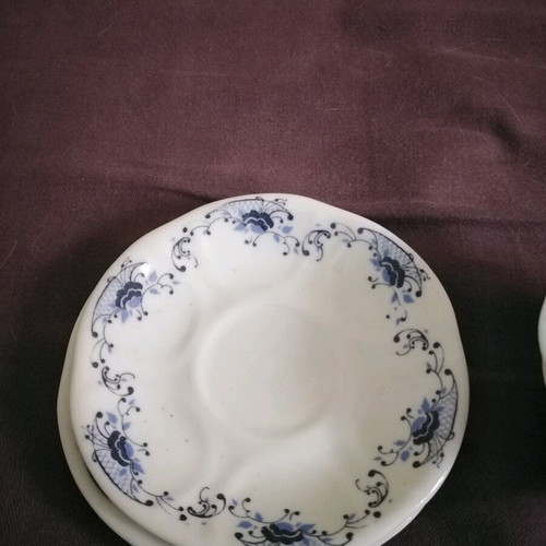 Set of 2 collectible vintage coffee cups with saucers like new