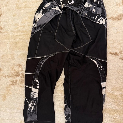 Paint Ball Pants men's new, size Large