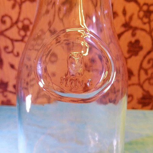 Wine carafe 1 liter rare, like new, glass with embossed grapes