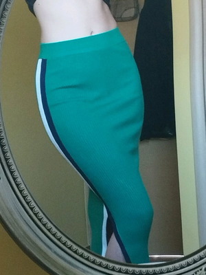 Stradivarius midi rib skirt like new, blue and green