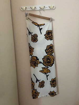 Φόρεμα Guess αφόρετο με έναν ώμο, νούμερο 40, άσπρο πολύχρωμο