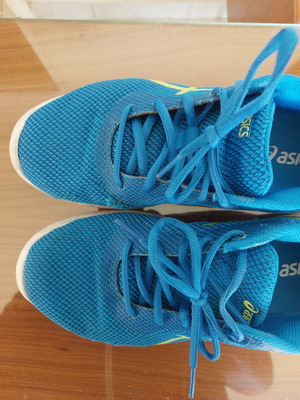 Αθλητικά παπούτσια Asics Lazerbeam νούμερο 38 σαν καινούργια, μπλε και κίτρινα