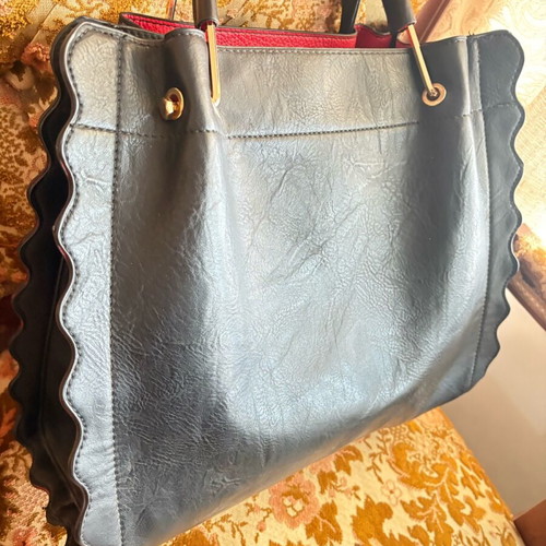 Black leatherette hand bag vintage like new