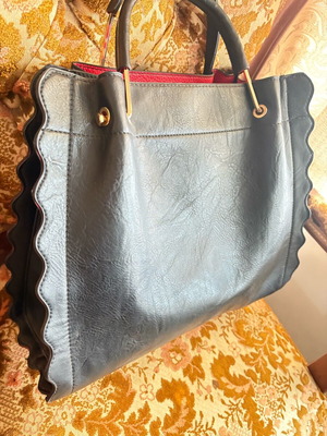 Black leatherette hand bag vintage like new
