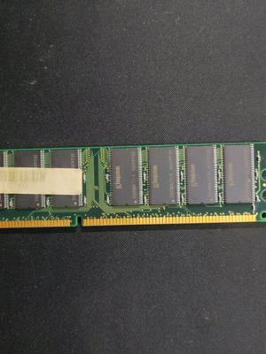 Kingston ValueRAM DDR memory module KVR333X64C25/512 used