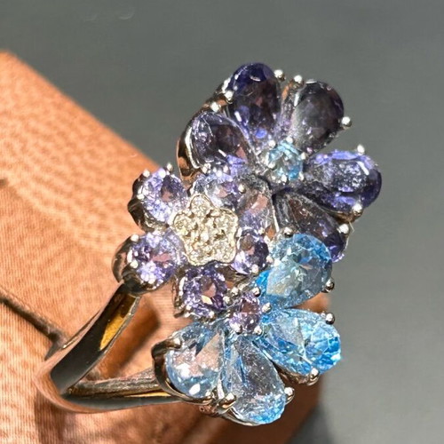 White gold k18 ring with brilliant, aquamarine and amethysts new